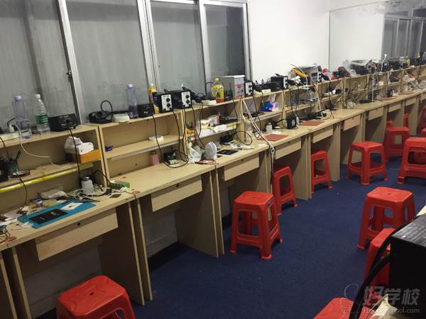 深圳苹果三星手机维修综合班-深圳快易修手机