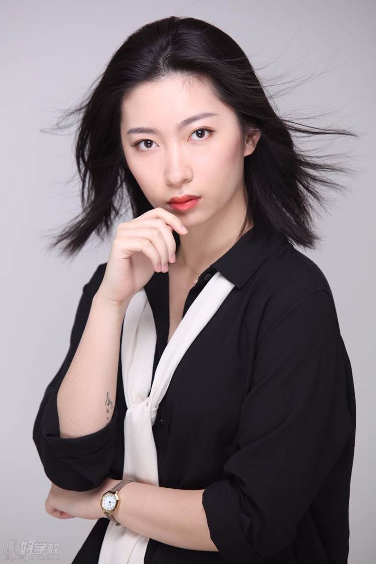 贺佳 高级私人形象顾问 国家注册高级形象设计师 国家高级化妆师 衣