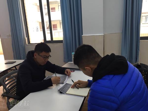 广州美国原版高中AP外语课程