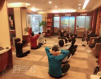 广州瑜伽教练班价格费用_学多久