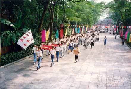 广州市总工会外语职业学校环境好不好?_校园