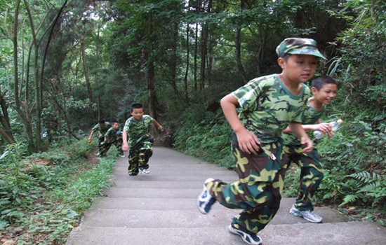 军事夏令营主要有哪些项目?
