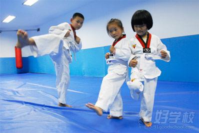 少儿跆拳道入门班