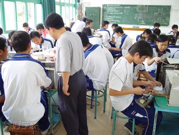 广东电商技师学院《汽车检测》中技