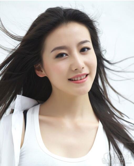 绣出美眉 笑容自然美