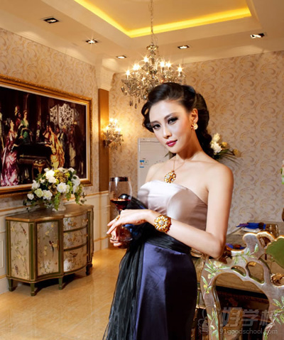 广州明星妆容特训课程-广州杰瑞恩化妆美甲培