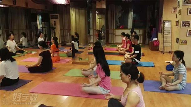 卡玛12月份垫上普拉提瑜伽短期系统专业班开