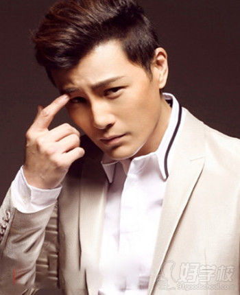 2015男生最流行什么发型? 斜庞克发型最受关