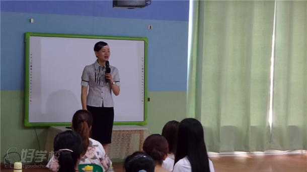 新节奏幼儿园幼师礼仪培训顺利结束!