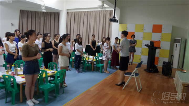 新节奏幼儿园幼师礼仪培训顺利结束!-广大礼仪