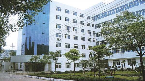 长沙公办重点技校2016年招生简章-中国水电八