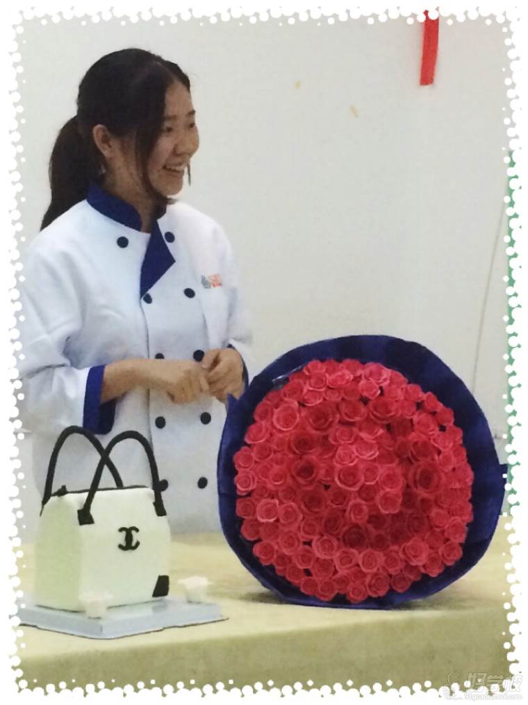 东莞裱花蛋糕艺术培训班-东莞赛西维烘焙学校