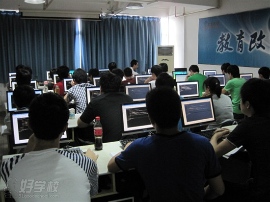 中生学习广州北大青鸟课程合适吗?就业情况如