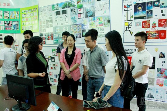 信息管理系艺术专业毕业作品展-广东省国防科