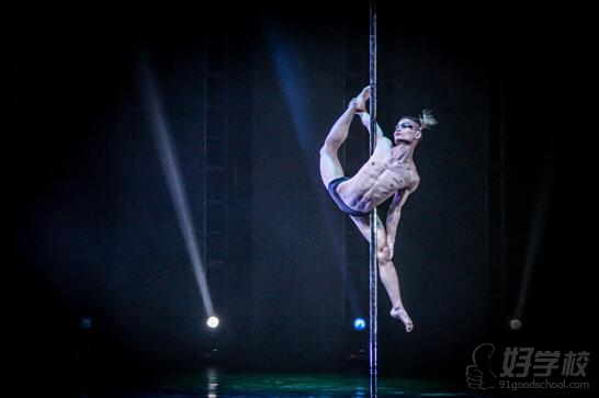 邹文的奥运情结--首席钢管舞男