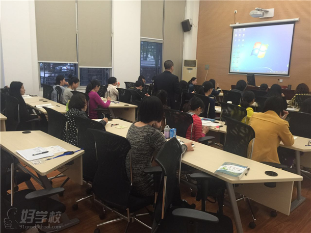 深圳大学继续教育学院职业培训中心会计和教师
