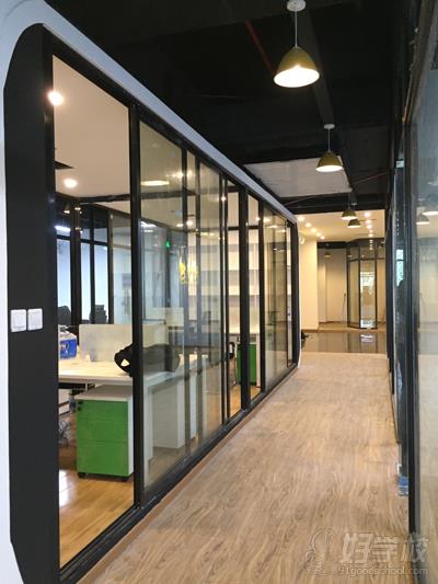 上海名动漫学校环境展示