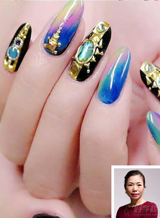 厦门美甲行业：指尖的艺术与时尚的诠释