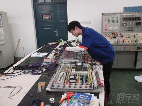 株洲数控技术运用专业初中起点高技招生简章