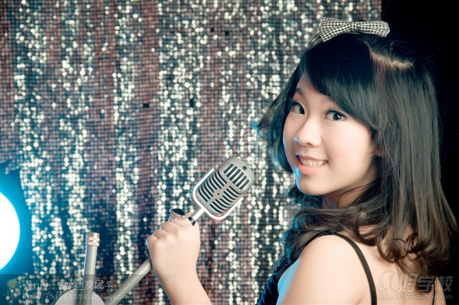 广州小歌手培训班(训练发声技巧)