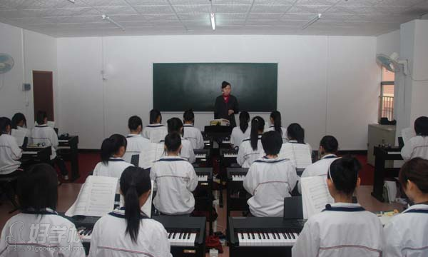广州《学前教育》艺术类与英语类方向初中起点