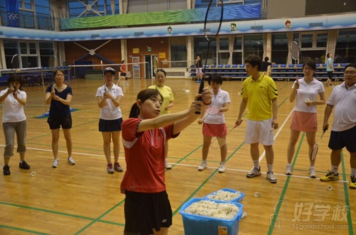 北京羽毛球初级培训班-北京姐妹花羽毛球培训