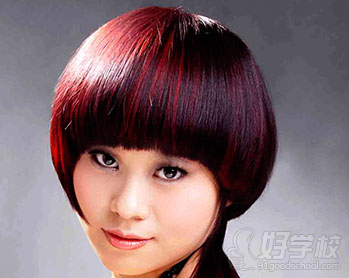 东莞两年制美容美发全能名师本科班-居首国际