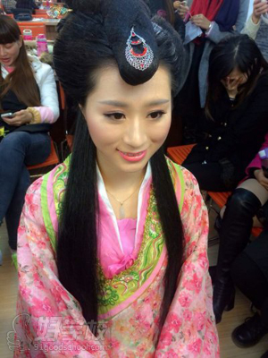 深圳影视古代造型培训课程-深圳欧艺丽美容化