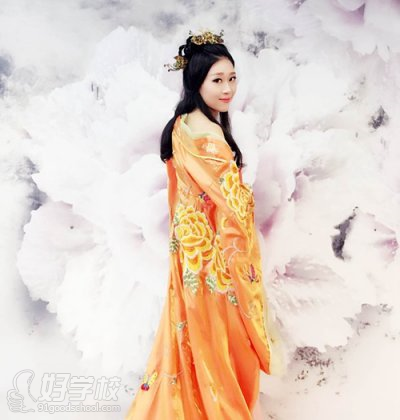 深圳影视古代造型培训课程-深圳欧艺丽美容化