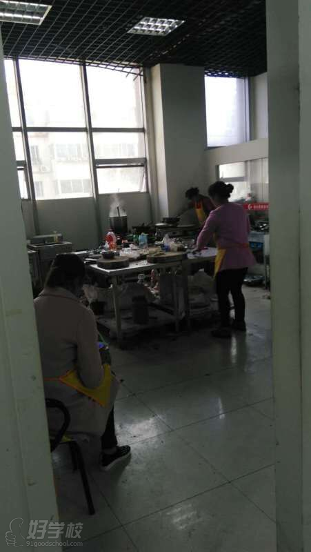 重庆留往餐饮培训中心授课现场