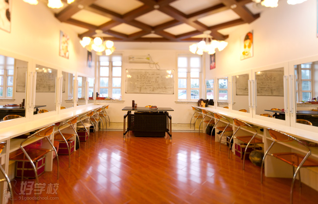 北京时尚高级彩妆培训班-北京镜海影视艺术学