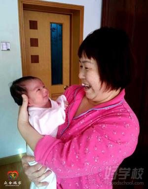 北京高级育婴师培训班-北京众合瑞家家政培训
