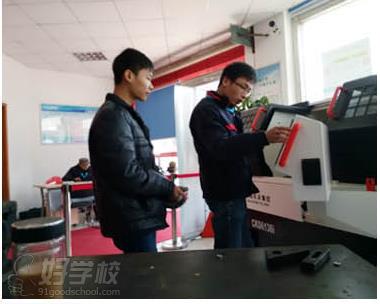 上海加工中心零基础全套培训班-上海泉威数控