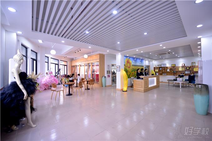 佛山韩式半永久纹绣课程-佛山伊丽莎白美容学