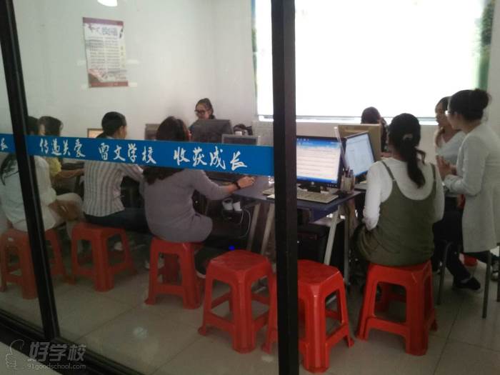课堂实操教学现场 课堂实操教学现场