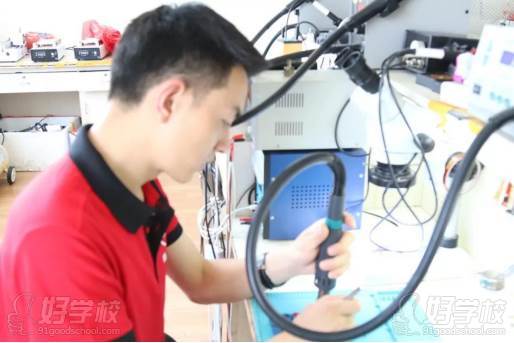 昆明蓝腾手机维修培训中心 余老师 昆明蓝腾手机维修培训中心 余老师